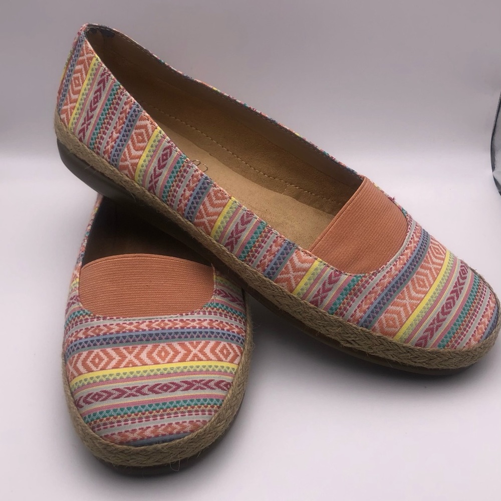 AEROSOLES StitchNTurn Slip-on Shoes Beige Peach Blue Pink Size 10M